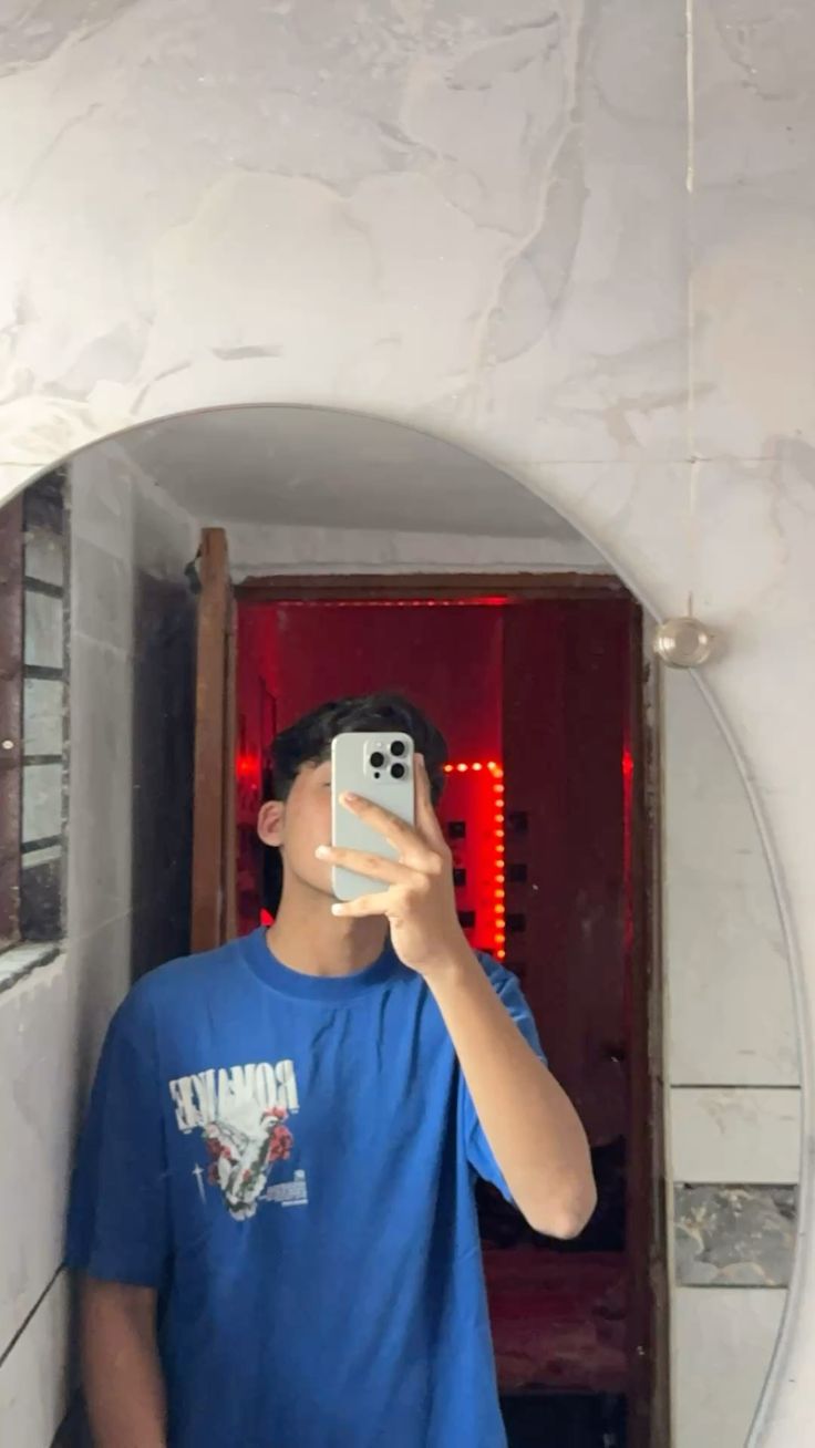 <em><strong>Andrés R.</strong></em>